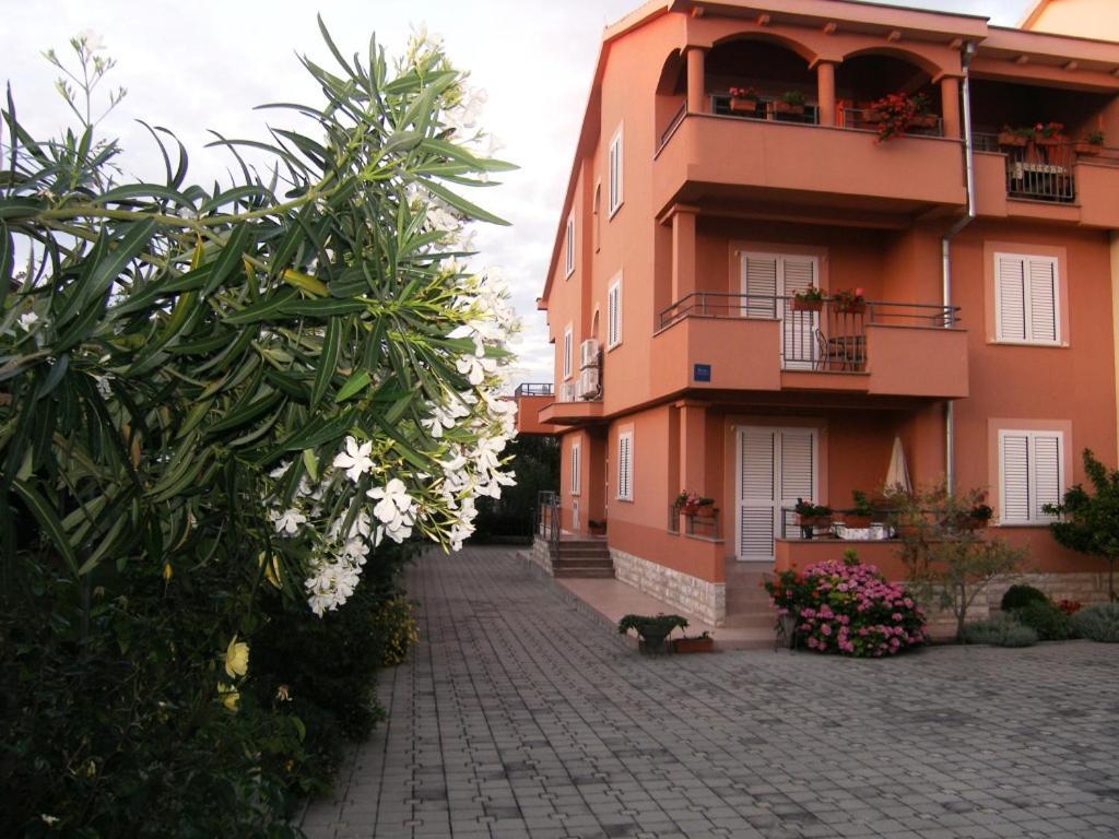 Apartments Juran Sukošan 外观 照片